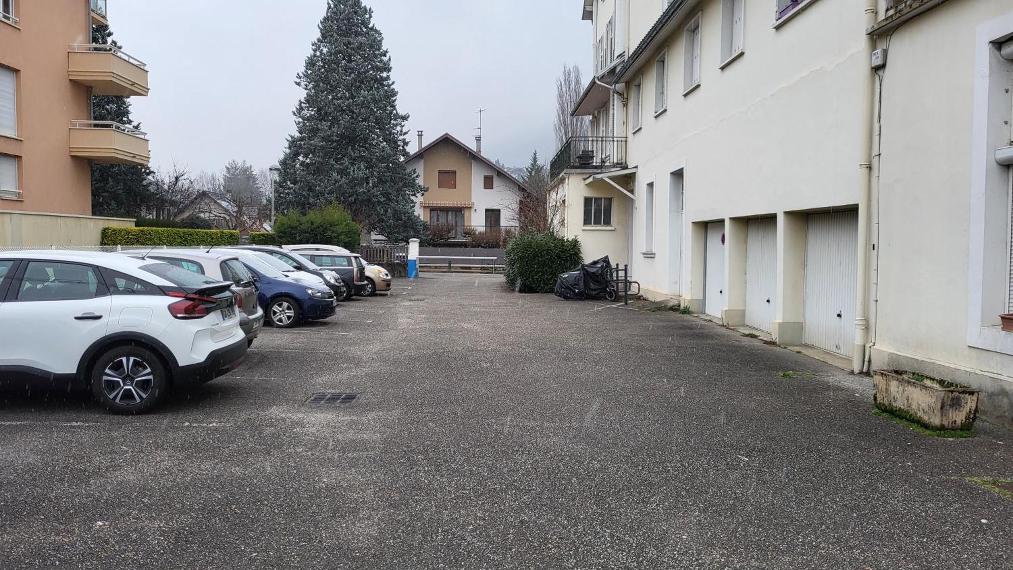 Zen Studio Les Thermes - Challes Centre - Parking 外观 照片